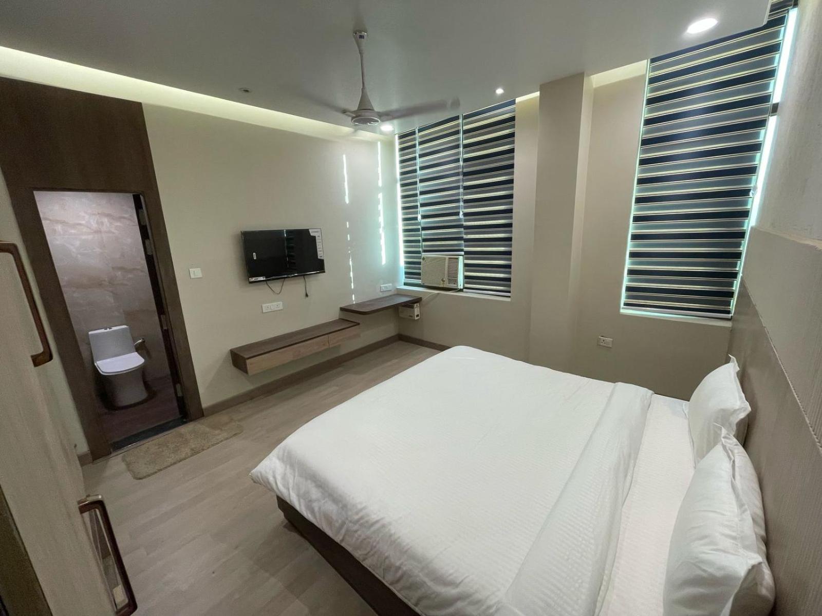 Aman Paradise Hotel & Banquets Kanpur Ngoại thất bức ảnh