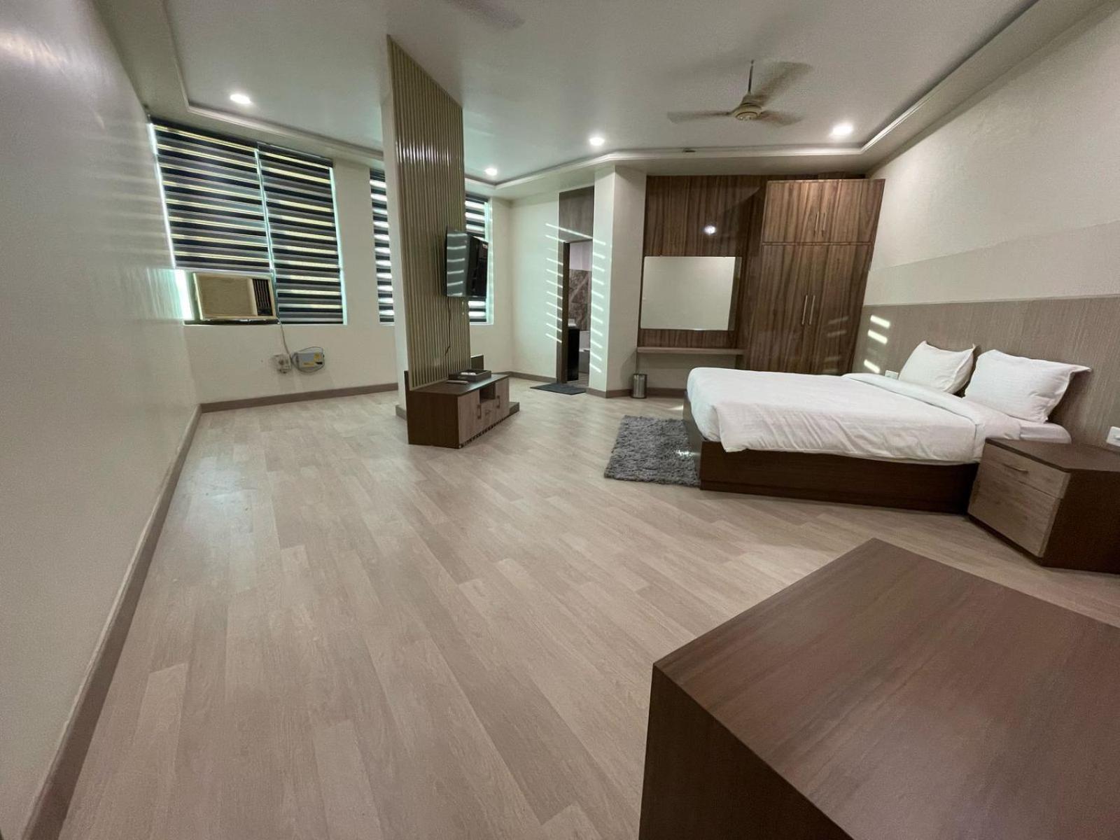 Aman Paradise Hotel & Banquets Kanpur Ngoại thất bức ảnh