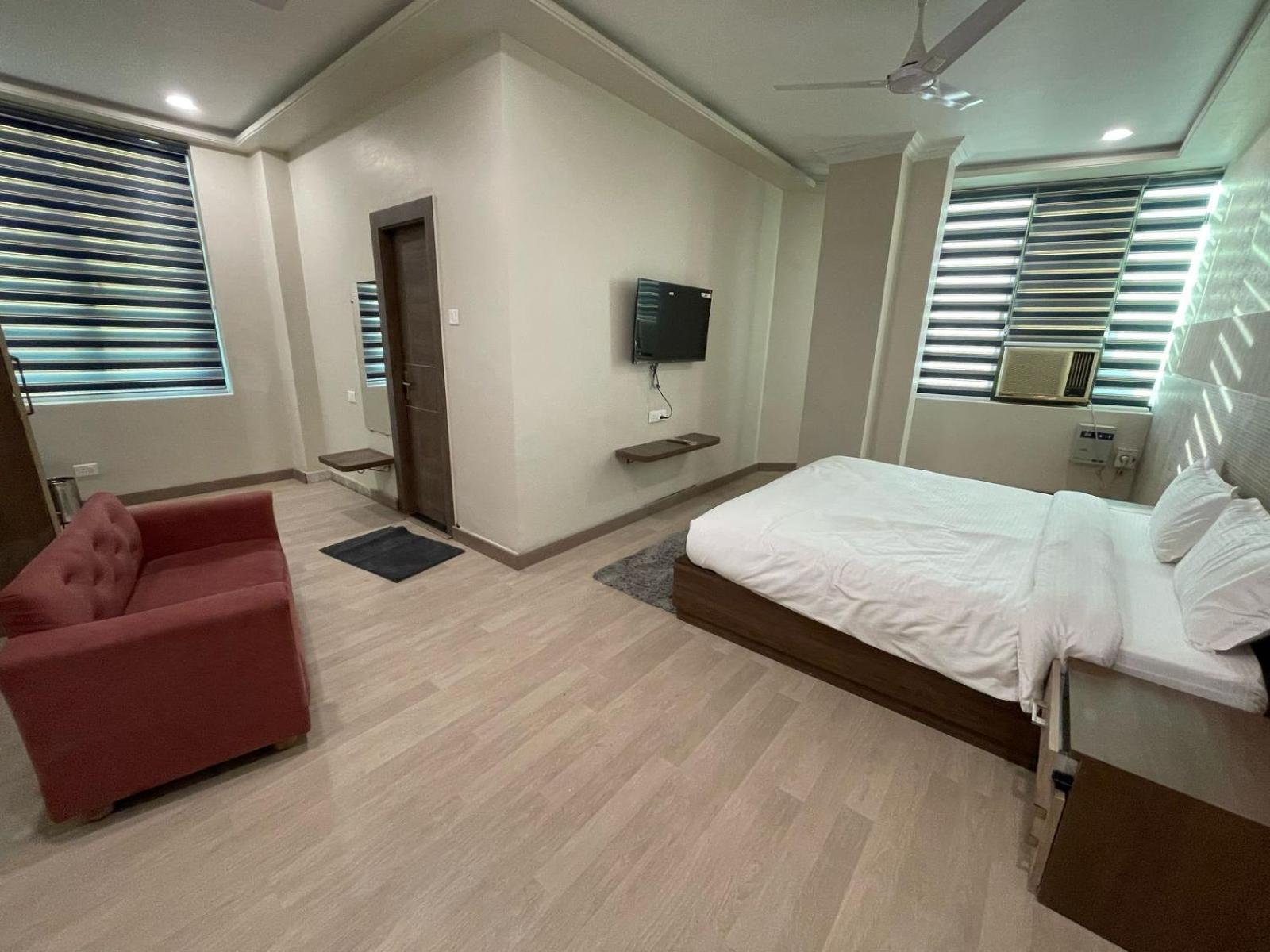 Aman Paradise Hotel & Banquets Kanpur Ngoại thất bức ảnh